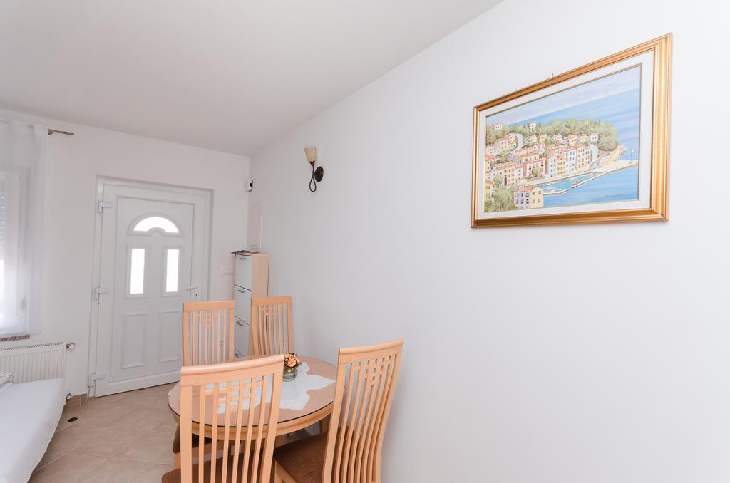 Apartment Zorka Медвея Екстериор снимка