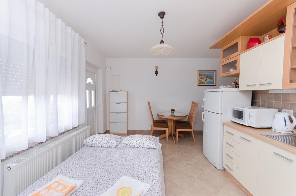 Apartment Zorka Медвея Екстериор снимка